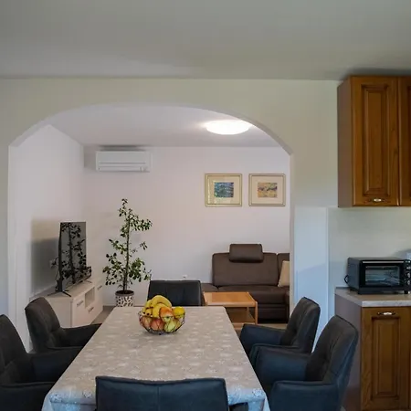 Murva Apartman *